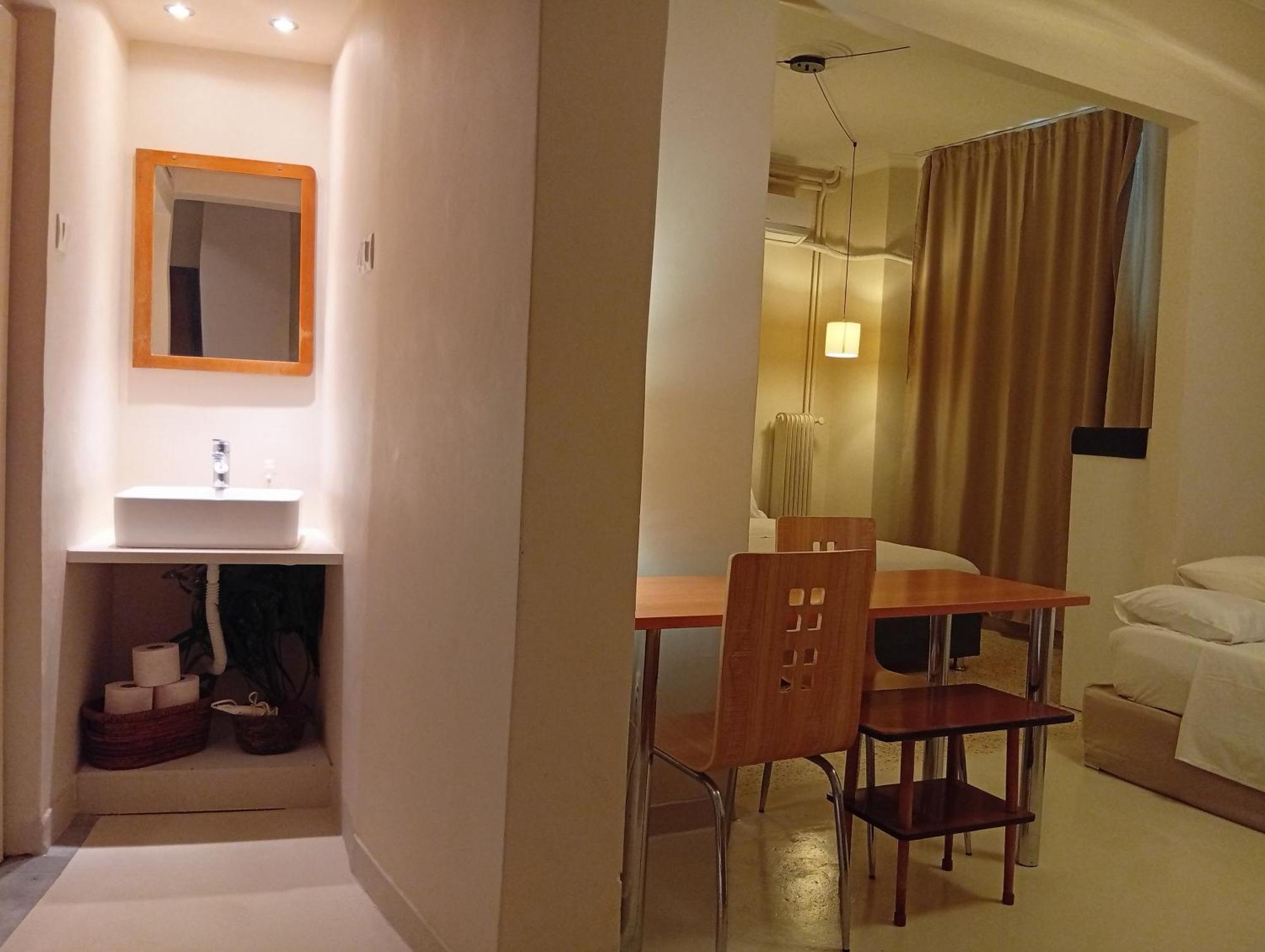 Filopappou Decent Apartment Athen Eksteriør bilde