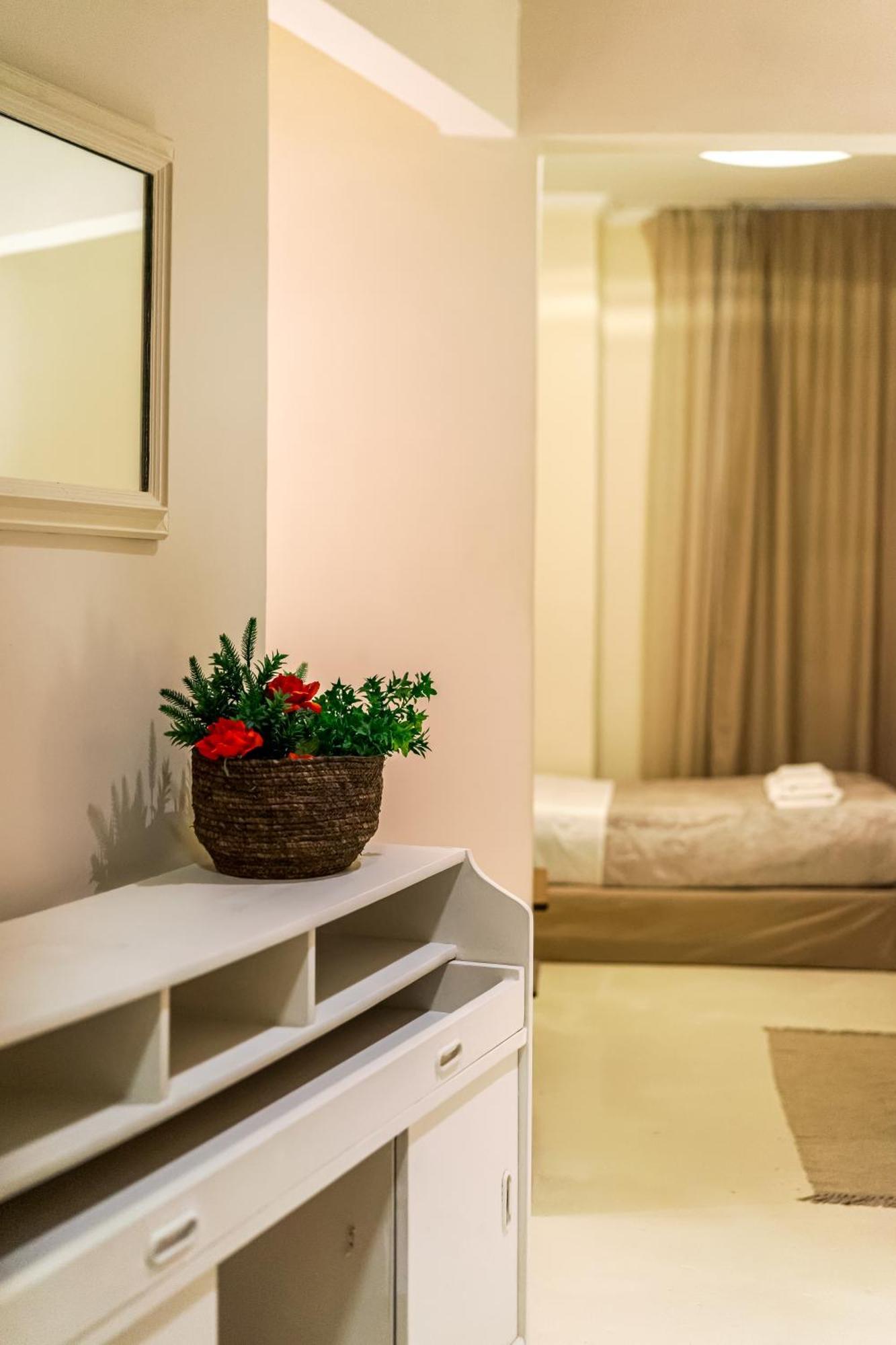 Filopappou Decent Apartment Athen Eksteriør bilde